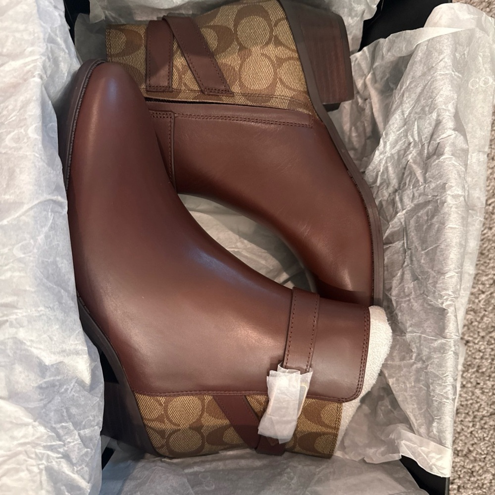 Coach Black Bootie Box with Signature Logo - Picture 10 of 11